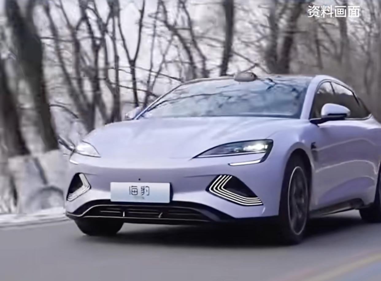 比亚迪最新数据显示，2025年纯电动汽车新车销量为225万辆，同比增长28%。这
