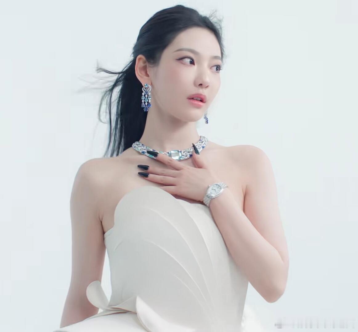 MetGala派对上的明星OMG这大珠宝，宝格丽你很乘，宁艺卓的未来闪闪发光中！