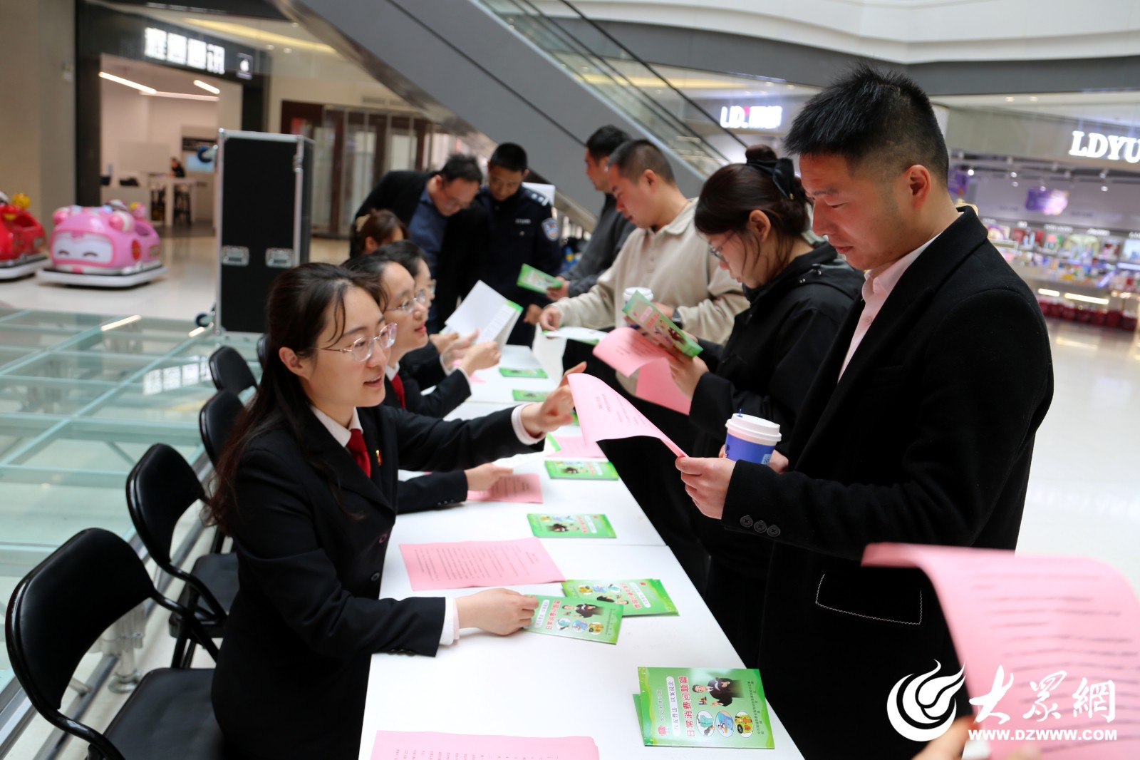 提升品质 放心消费 郯城法院开展“3·15”国际消费者权益日主题普法活动