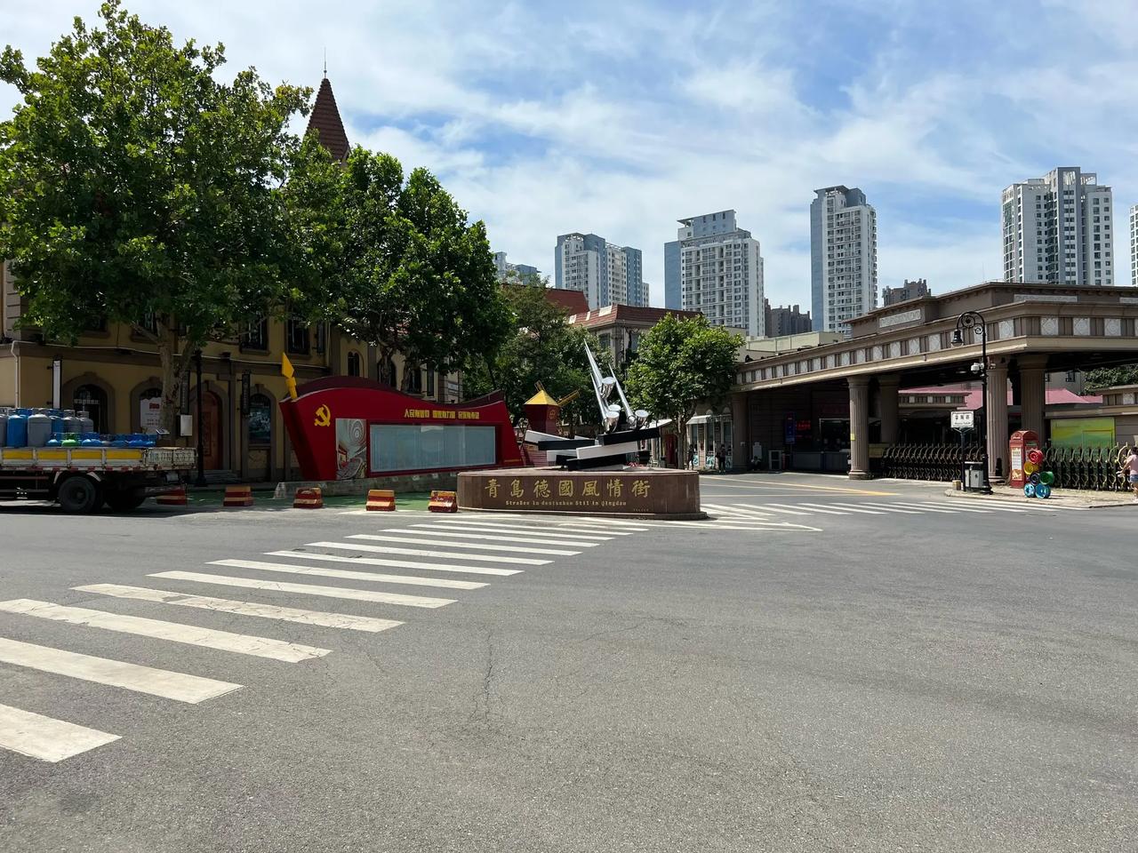 于海青：为何说青岛德国风情街值得去打卡？ 在青岛有一条路叫馆陶路，然而这一片呢，