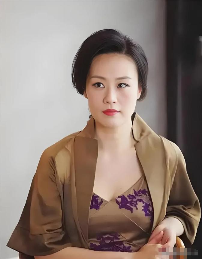 演员邬君梅说，她做了9次的试管婴儿，就为生个孩子，可每次都没有成功。她说刚结婚的