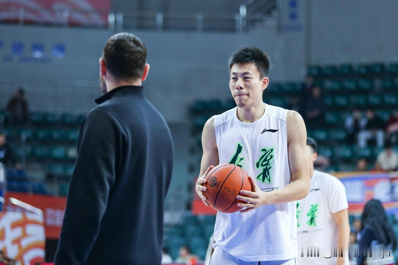 深圳男篮119：123主场惜败辽宁男篮，一战让我们彻底认清这3位球员。

1. 