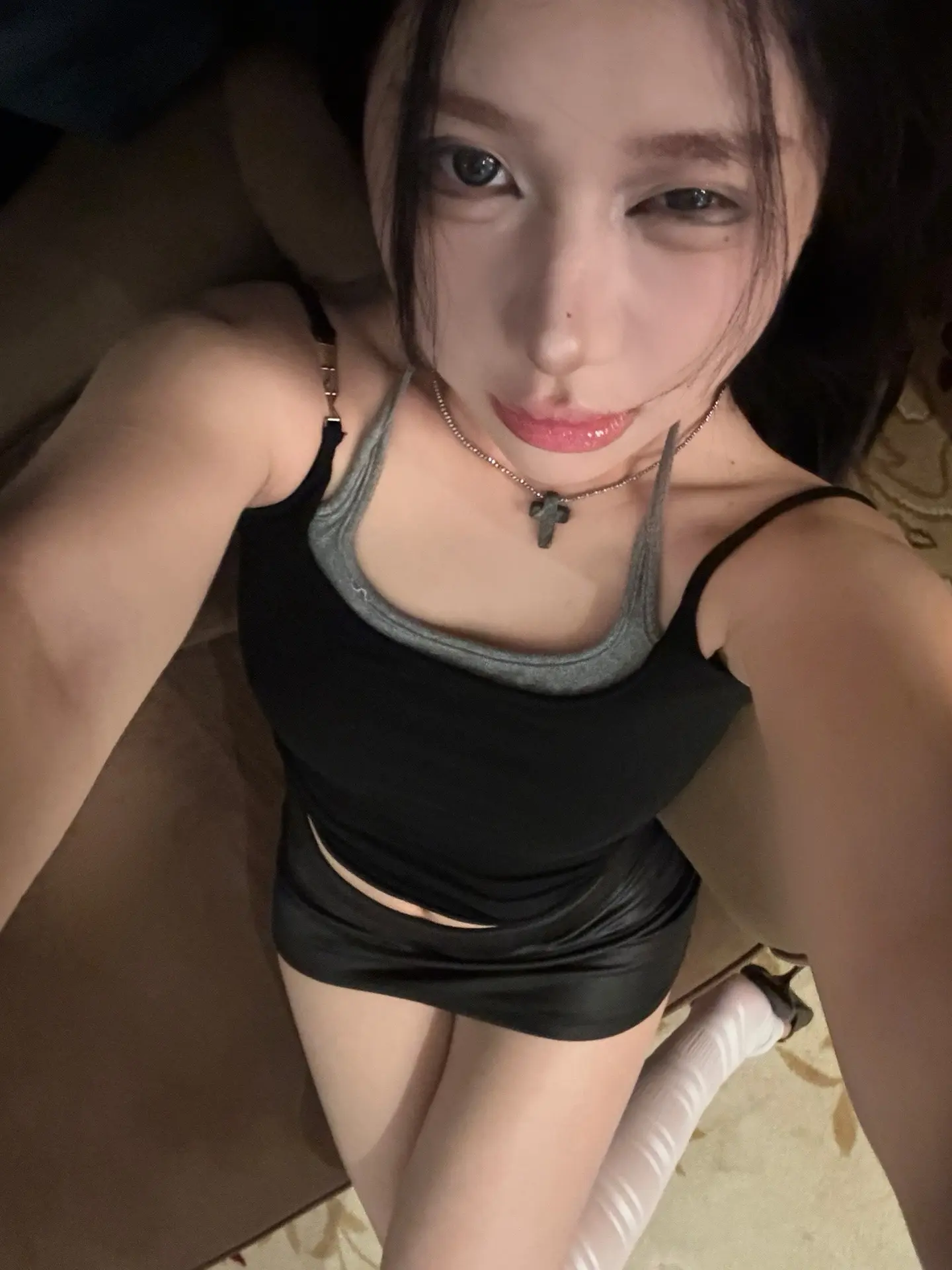 走远点 一股小狗味。