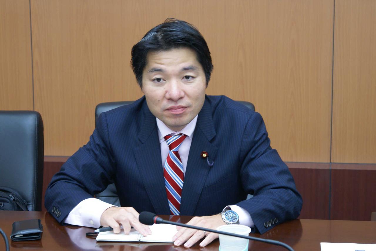日本众议员伊佐進一8月19日公开表示，中日关系已降至1972年以来的最差水平。