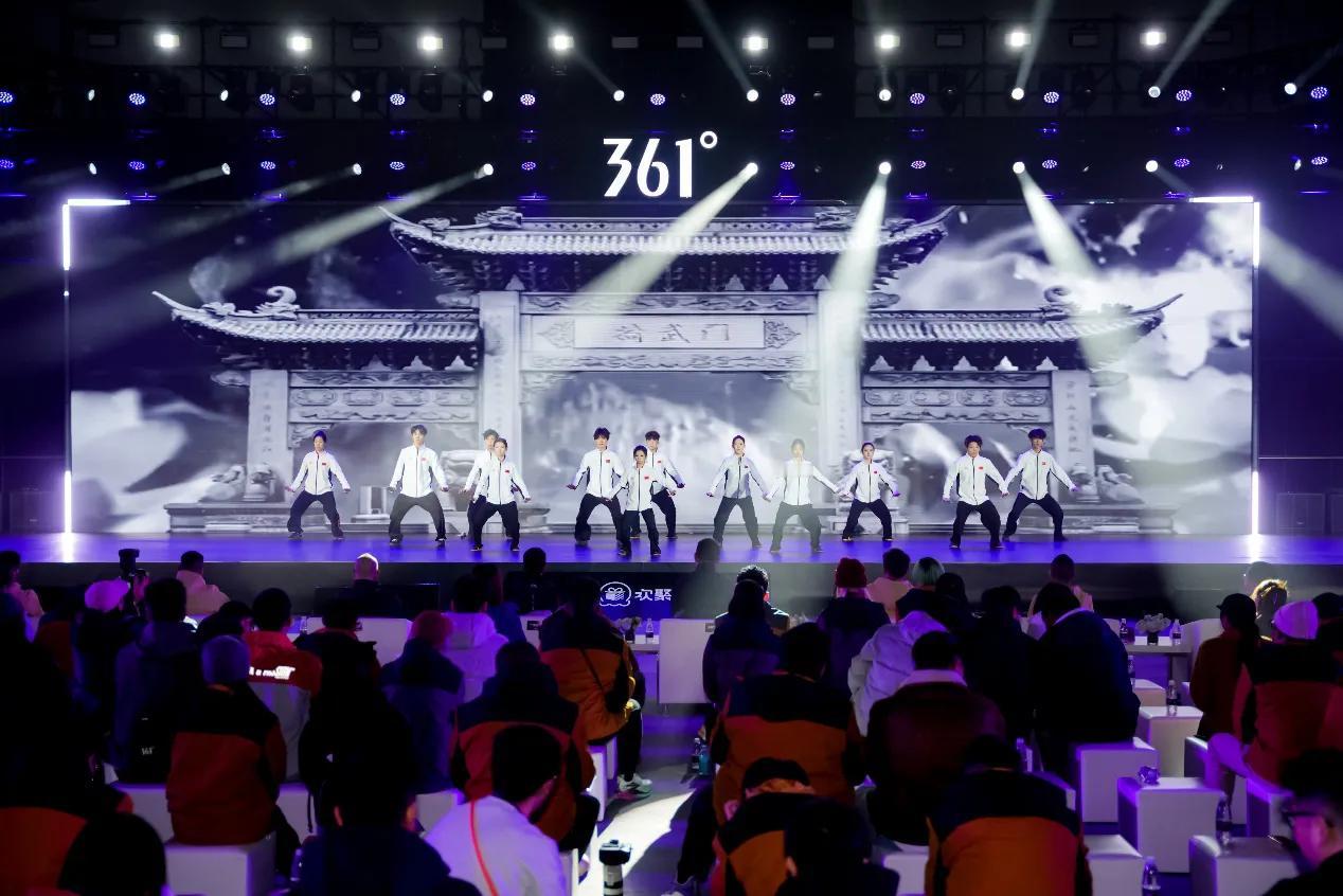 产学研“双向奔赴”！361°携手天津体育学院，共筑体教融合新高地。

12月26