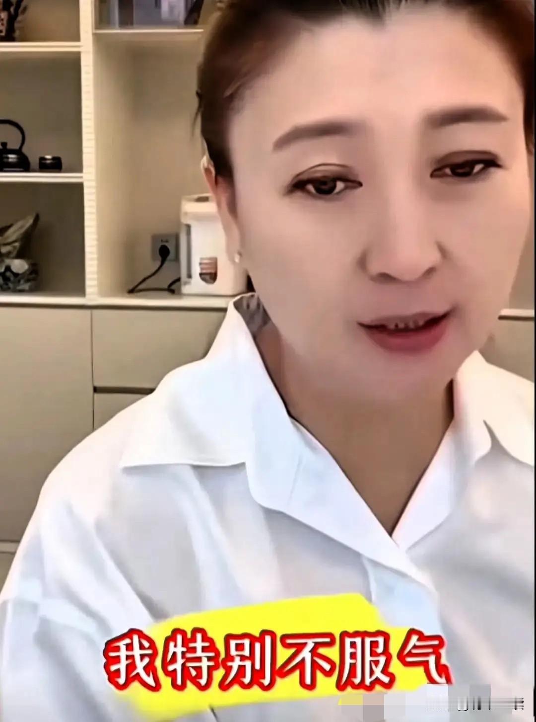 闫学晶，再次冲上热搜第一！
闫学晶又被推上风口浪尖，这次和中戏反腐连在一起，很多