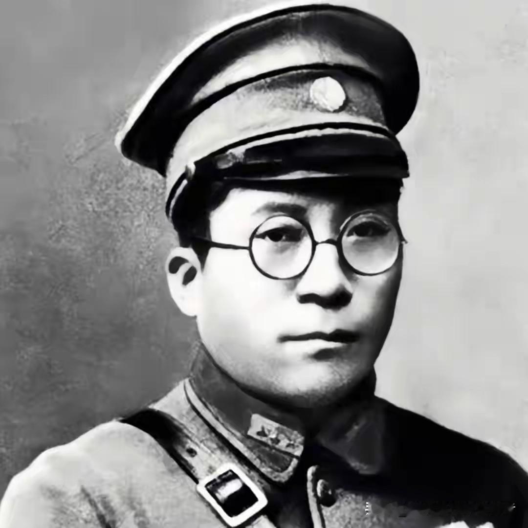 1949年9月6日深夜，重庆戴公祠，军统特务手持匕首，径直刺进杨虎城将军的胸口。