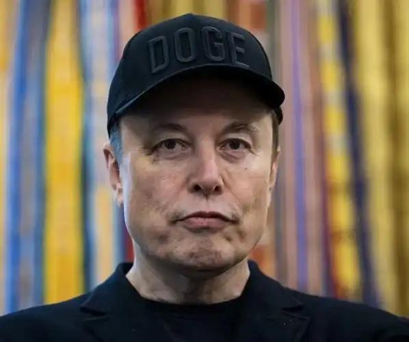马斯克警告美军上将：美国将输掉未来战争，永远赢不了中国

世界首富马斯克，再次语
