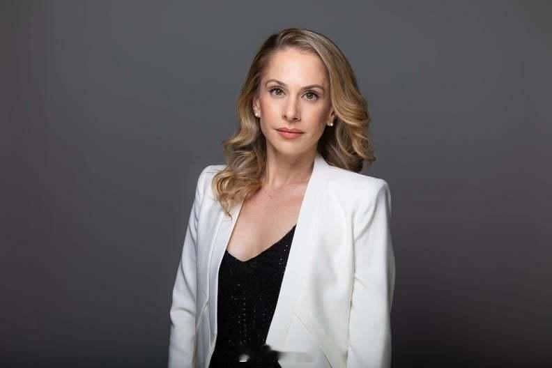 美国媒体评论员安娜.卡斯帕里安:●我不认为我们在美国生活在一个真正的民主国家。●