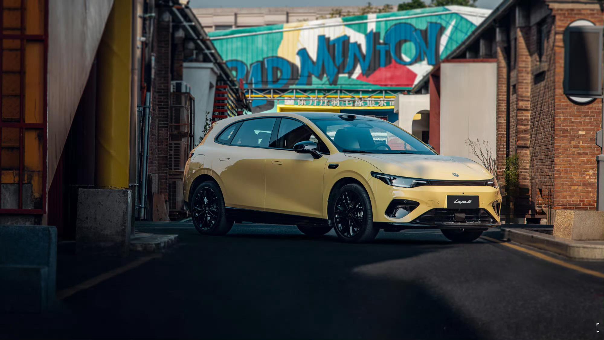 年轻人首选Lafa5限时9.28万起零跑真的是价格屠夫以前出C系列的时候半价理想