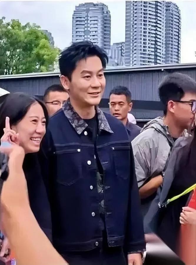 李晨跑男十年有隐情？

那场风波改变了他的人生

听业内导演爆料才知道，李晨能在