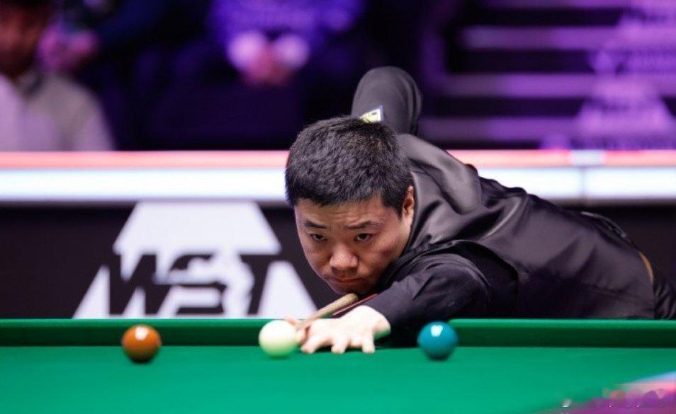 斯诺克英锦赛丁俊晖 斯诺克英锦赛：80四虎包揽四强，丁俊晖、张安达、庞俊旭淘汰。