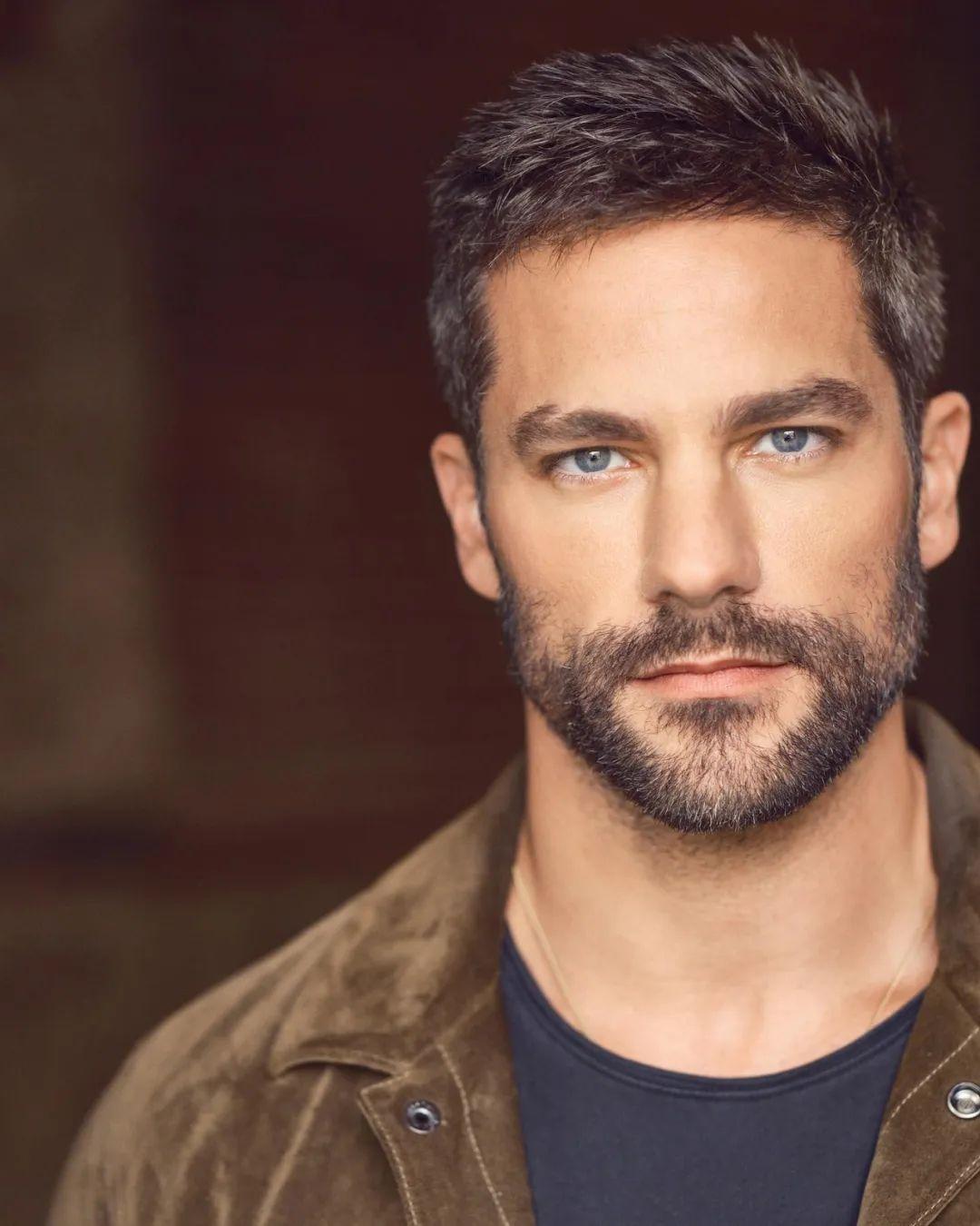 布兰特·道尔蒂（Brant Daugherty）近年来的形象转变令人瞩目。
从《