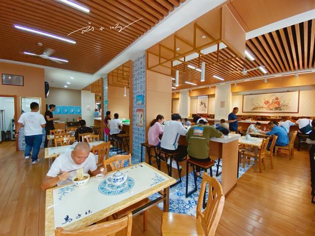 兰州“最名不副实”的美食，名字叫做牛肉面，面里却几乎没有牛肉？

兰州是甘肃省的