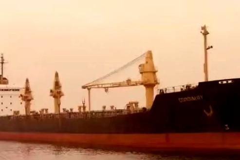 1997年，一艘中国货轮，深夜停在斯里兰卡港口,突然，10多艘“猛虎”组织小艇，