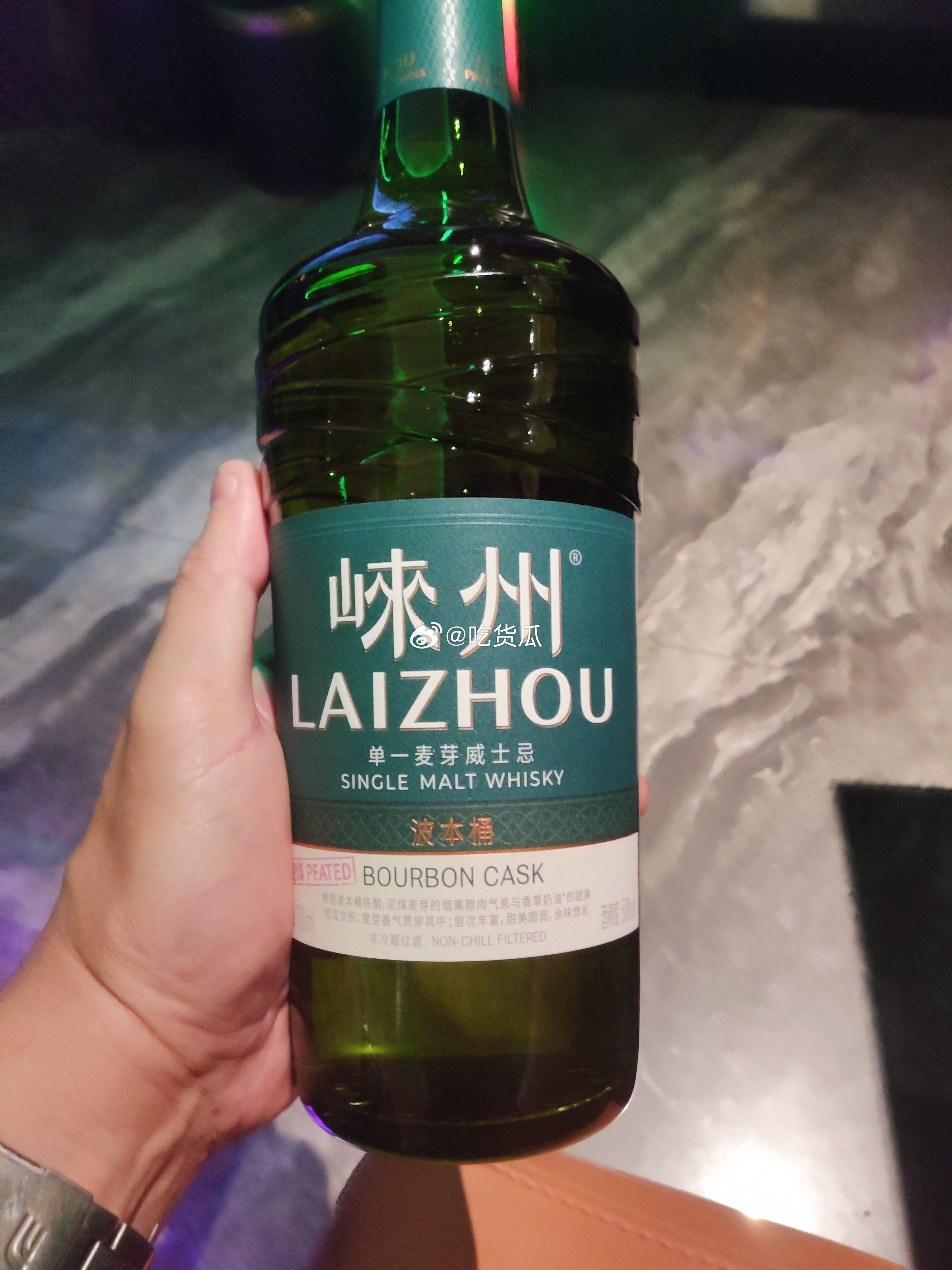 崃州威士忌，我一直以为是日本的，结果后来一看，不对，国产的，波本桶，中轻度泥煤，