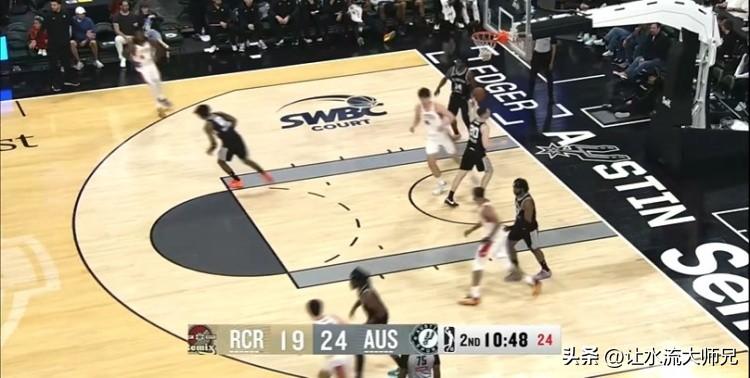 肉眼可见的进步，干得漂亮！杨瀚森 半场不到5中5拿12分，另外还有5篮板2助攻。