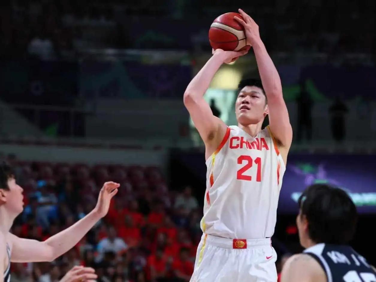 胡金秋中国男篮这样一位低调而又强大的存在。
 
稳定的人往往最低调，胡金秋就是如