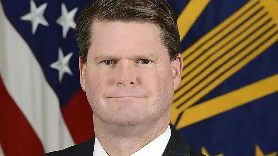 美国鹰派气坏了，访华碰壁惹了一肚子气，转身就给台当局一个任务：让大陆多付一点战争