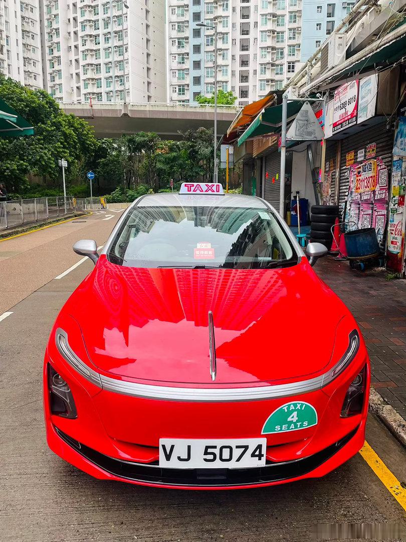 實拍香港市面上紅旗電動（換電）的士🇨🇳🇭🇰正能量香港身边正能量红旗