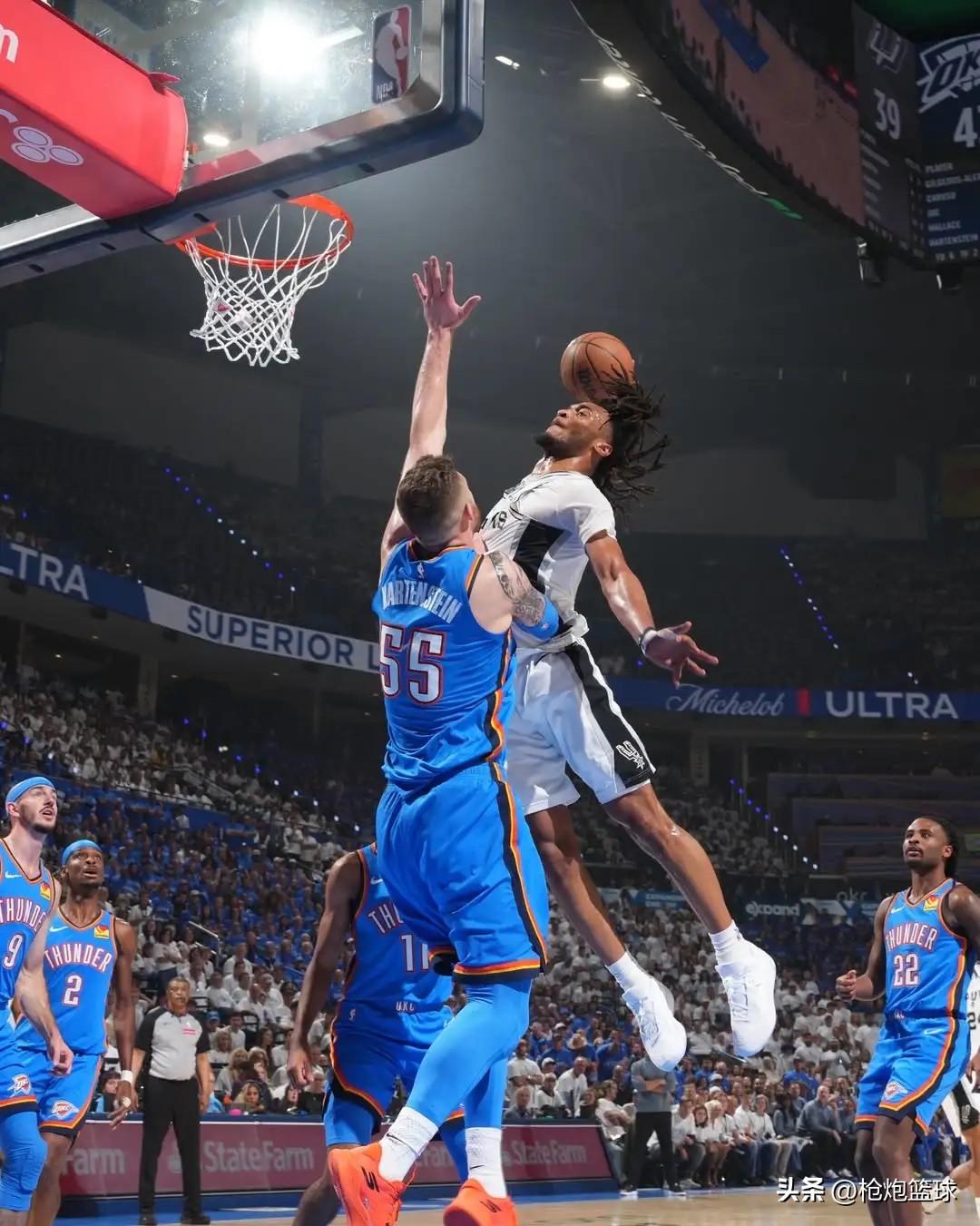 巴克利所言极是啊

NBA名宿巴克利今天在一档节目中谈到了卡斯尔，他说：“通常来