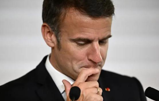 法国总统马克龙最近可太急了，市镇选举刚过去不到一个月，他就把全国500来个市长，