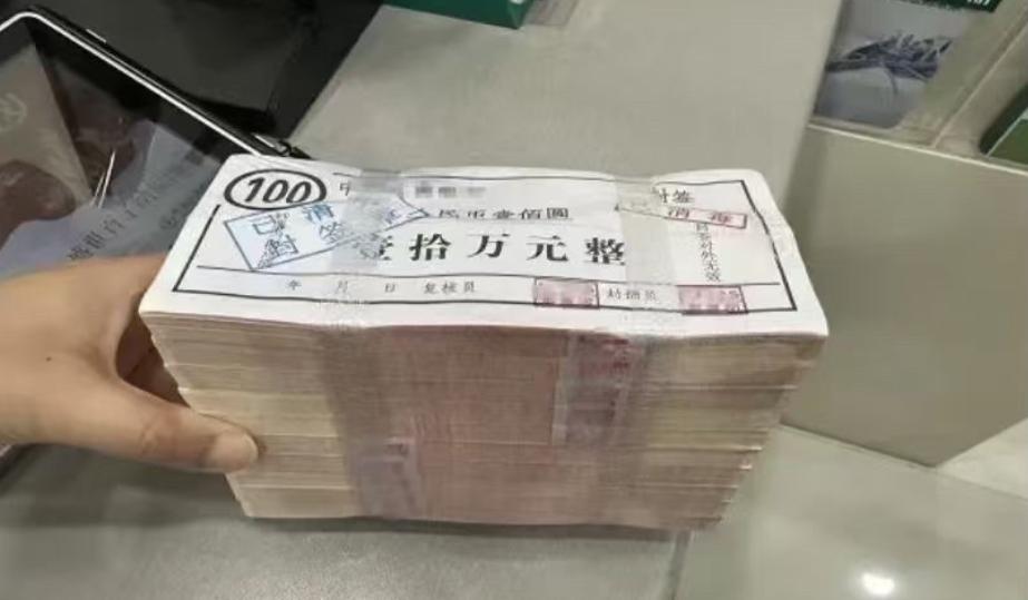 大家发现没？2025即将过完，社会上出现了3个反常现象！

2025年快到尾声，