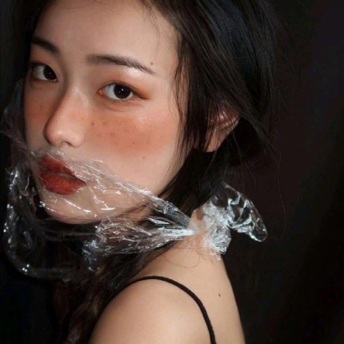 “喜欢你 绕八条街都是偶遇” 