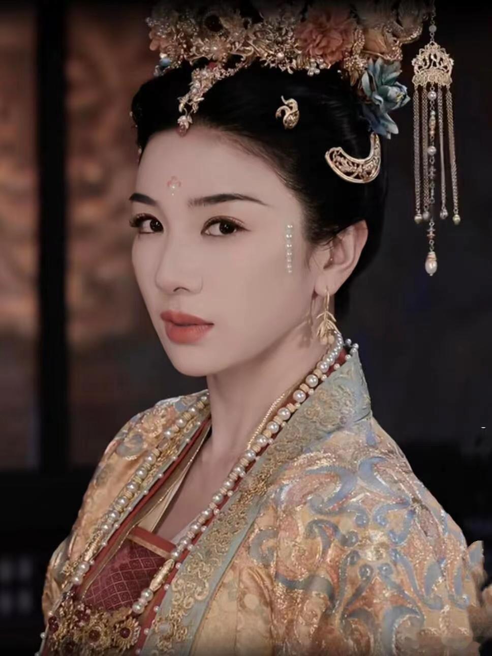 黄奕新剧把夫君休了长公主真就是让人很心疼 [泪]黄奕的演技真的太厉害了 ，这个眼
