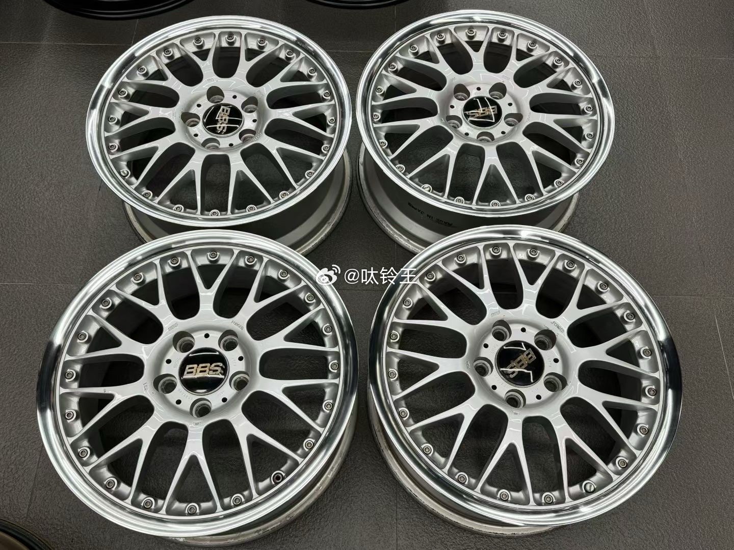 心情件：BBS RS隐嘴系列，17寸，两片锻造，前后7J et45，5x114.