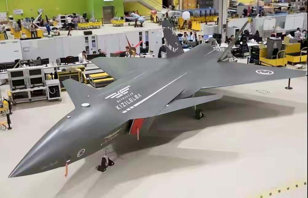 土耳其“红苹果”无人机近日完成超视距空战测试，用自研空对空导弹击落远距离空中目标