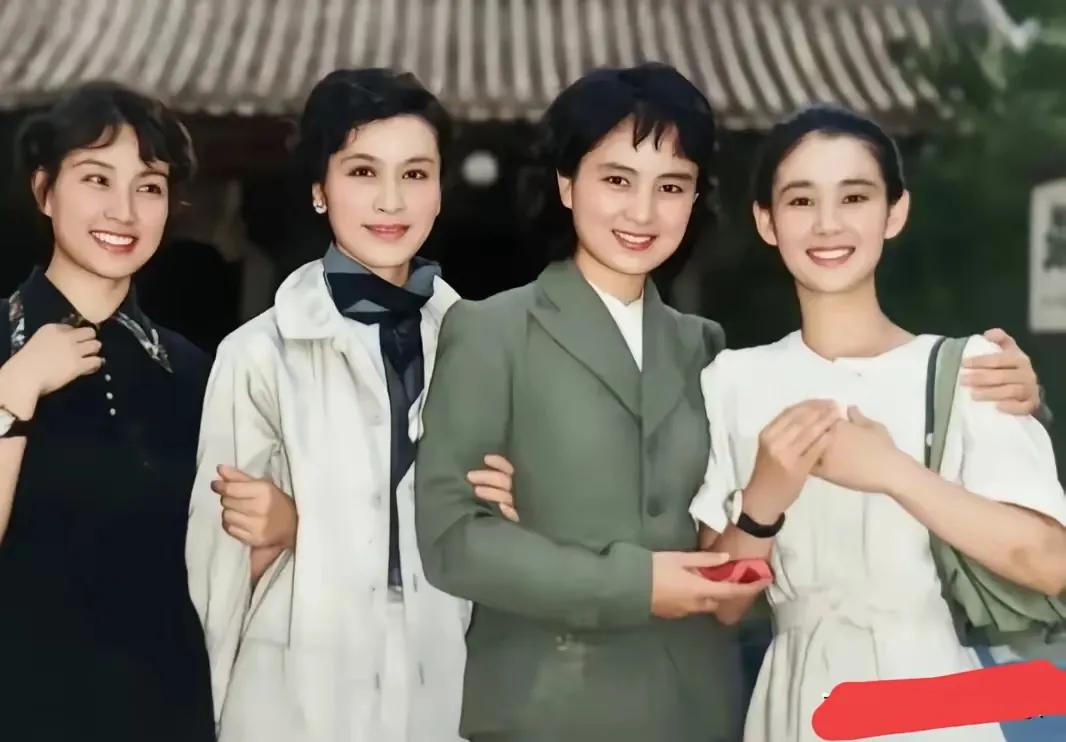 这四位影星在八零年代都是家喻户晓的大明星。她们年轻时代的最有名的影视作品有哪些呢