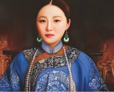1900年，慈禧问周莹：“你有丈夫吗？”周莹回答说：“太后，我守寡14年了！”慈