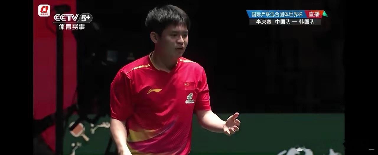 林诗栋前两局打的有点完美的意思，但第三局被经验老道的韩国选手张禹珍咬下一局世乒联