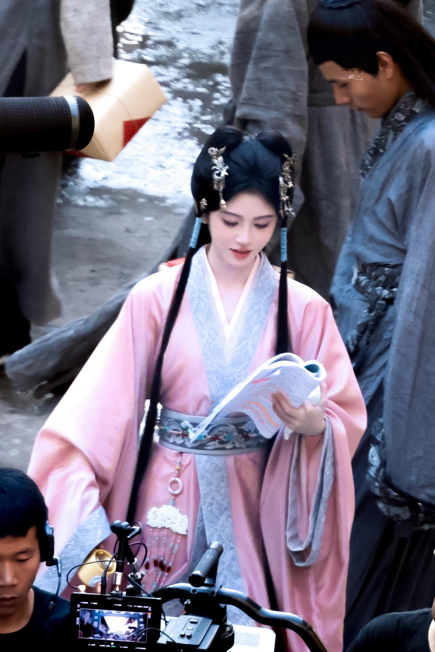 jjy鞠婧祎阿黛 jjy鞠婧祎苏绿夏 小猫呆呆的 像你★˚₊⁺🐾˚𖦹