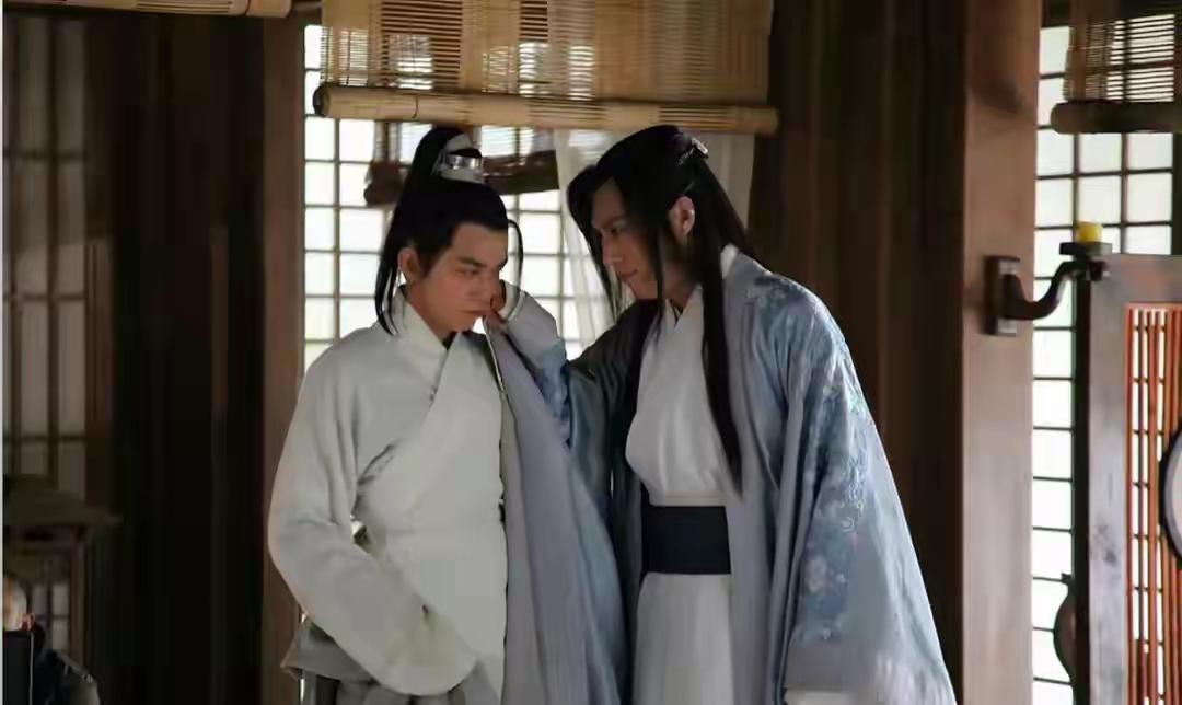 【震撼揭秘！《琅琊榜》结局反转：梅长苏竟然还活着？】
当所有人都以为梅长苏在那场