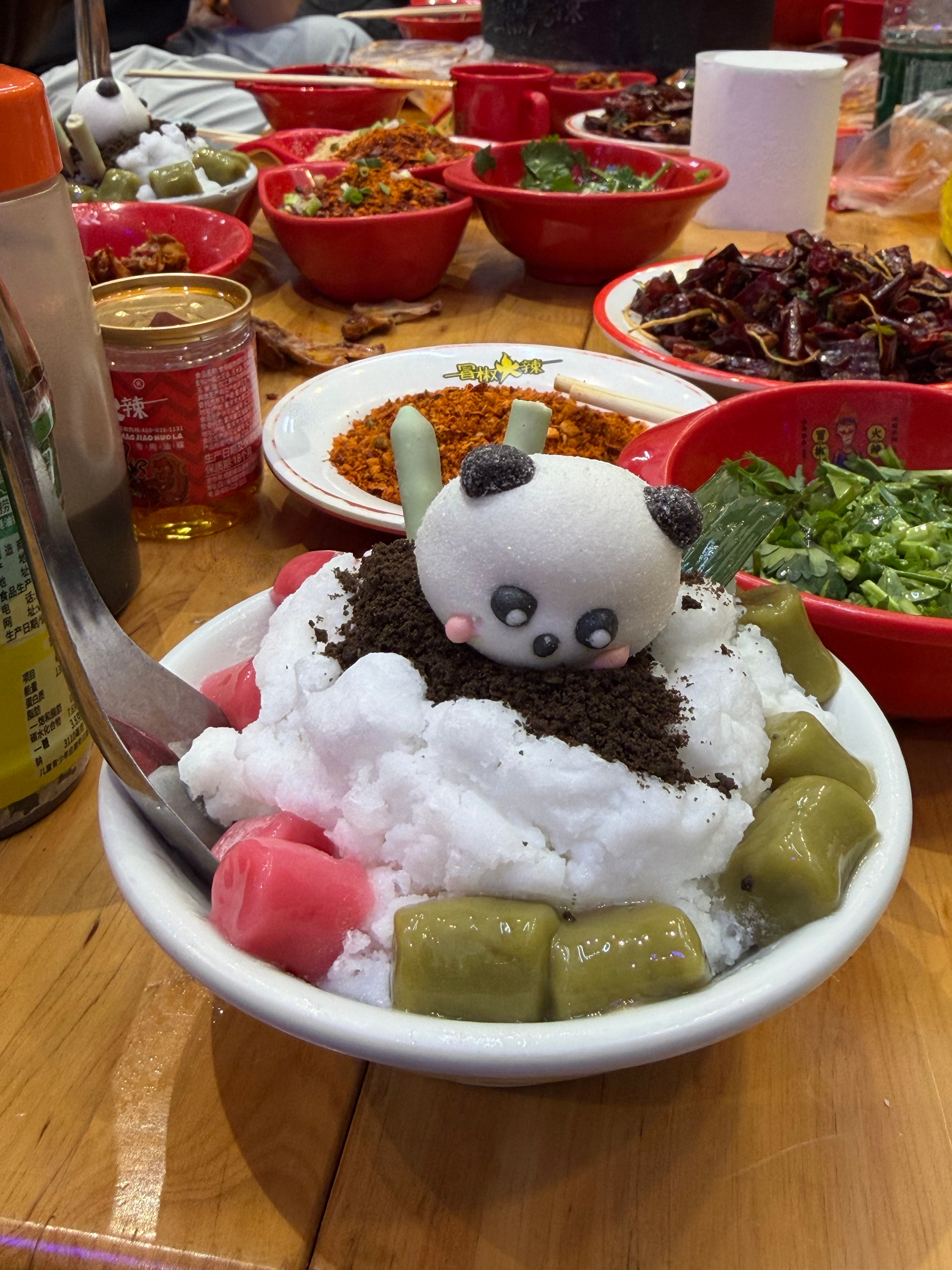 这次去成都吃了一家同事极力推荐的冒椒火辣，确实不错
