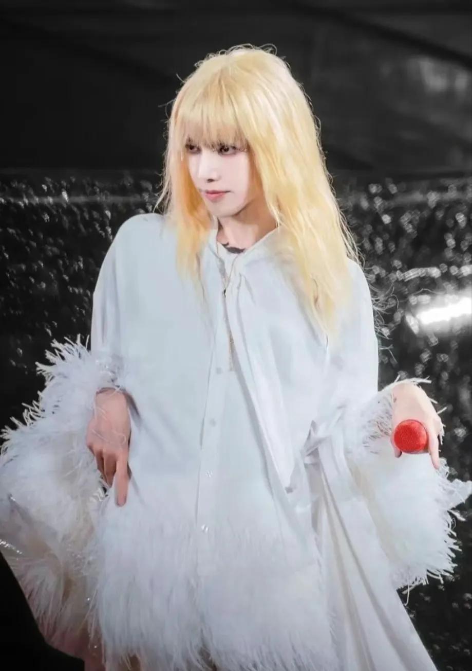 你们觉得，华晨宇COSPLAY的哈儿像不像？

不得不说，华晨宇是真的用心了，每