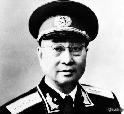 陈赓大将指挥作战，几乎没有败仗。但是，50年代初，他去援越抗法，那些越军怎么打，