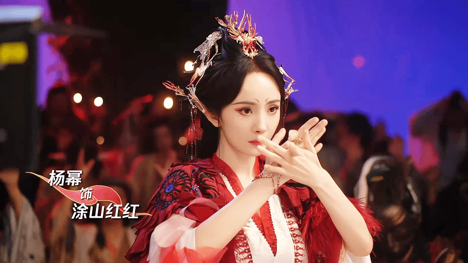 #狐妖小红娘月红篇欢乐新春花絮# 好好好月红篇不播出的日子里又用美女帅哥们来go
