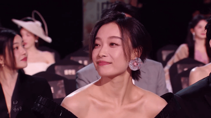 倪妮听到时代峰峻倒闭了的反应姐乐了以及姐好美 