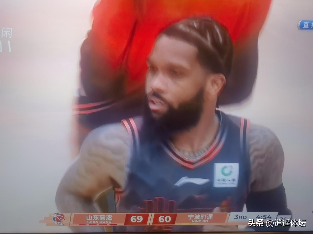 山东高速男篮如果裁掉一个外援，不是鲍威尔！第一个裁掉的就是克里斯！有三个原因，第