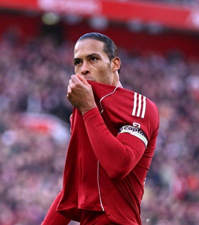 皮尔斯透露预计范迪克将在下赛季末离开利物浦我觉得看情况而定吧 