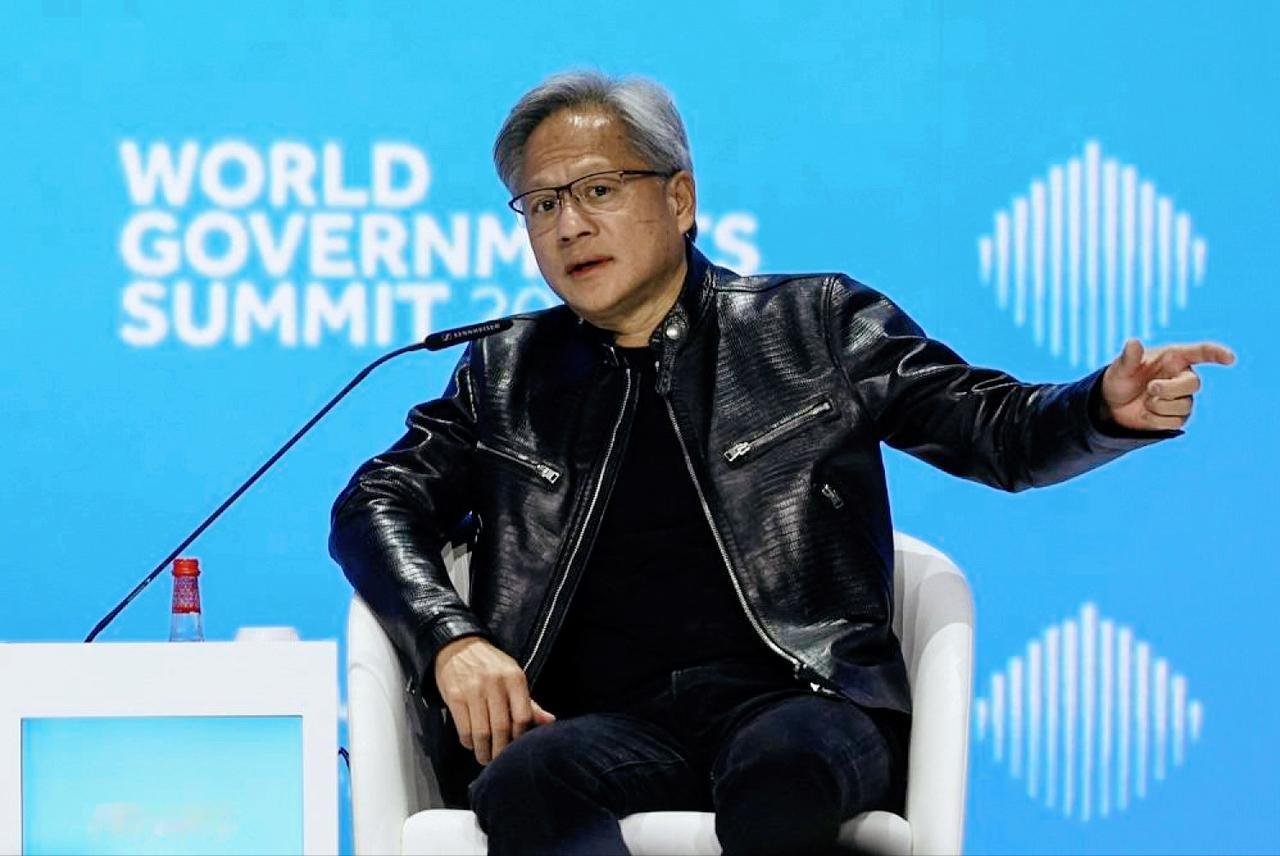 黄仁勋可能要被特朗普给整哭了！

本以为上缴15%的过路费，英伟达可以在中国继续