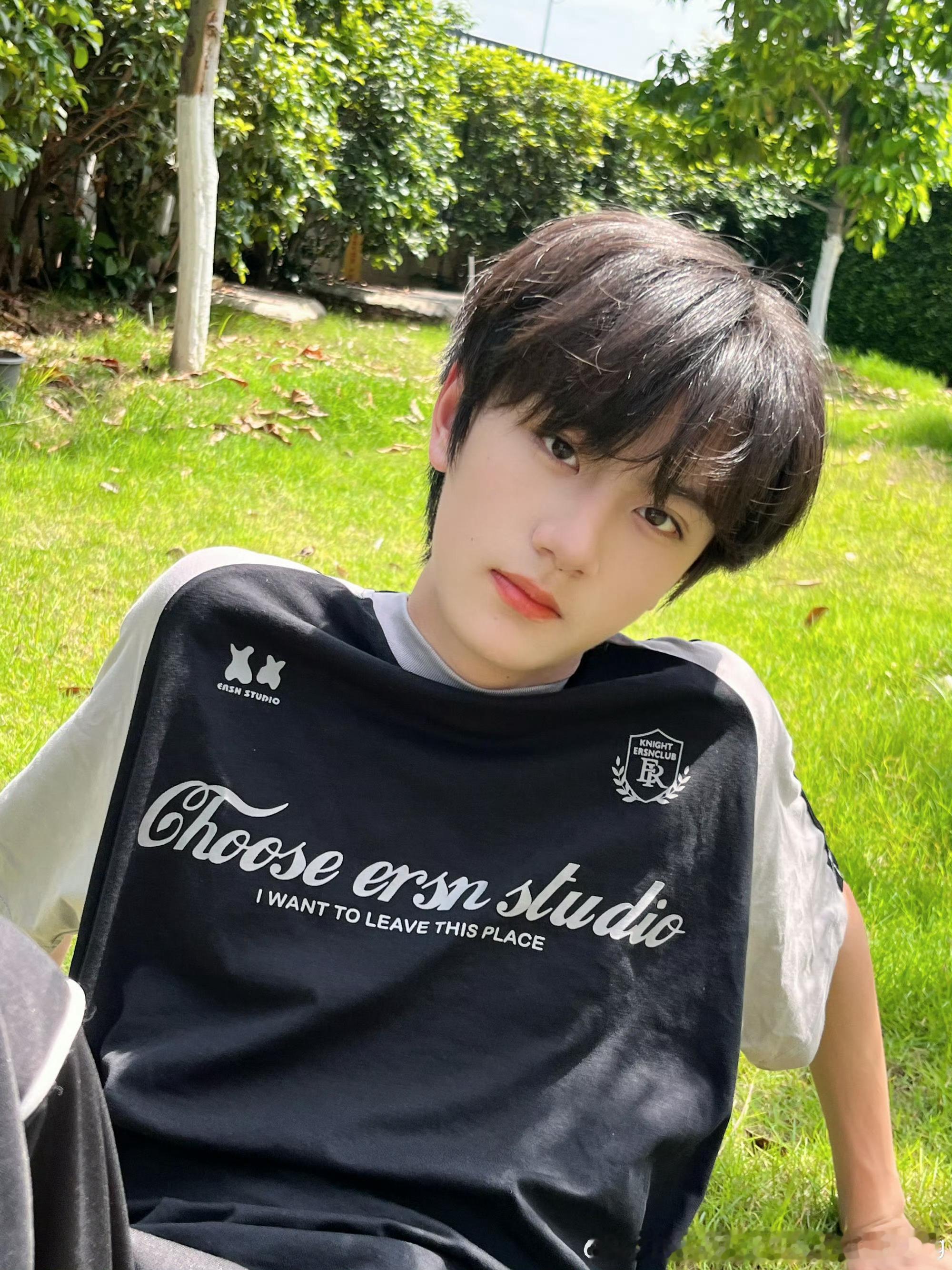 李煜东粉丝六一公益应援李煜东粉丝口巫溪县镇泉小学公益活动以全体煜言家的名义向李煜
