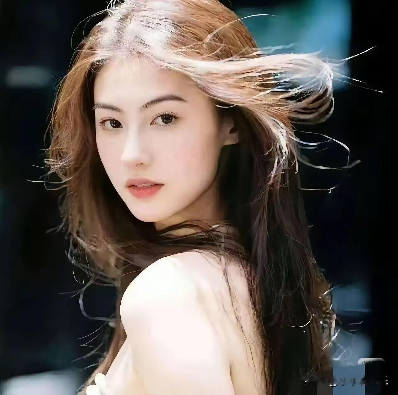 谢霆锋的痛，只有他自己懂！被最爱的人伤，又被最爱的人救。

当年“艳照门”让他抬