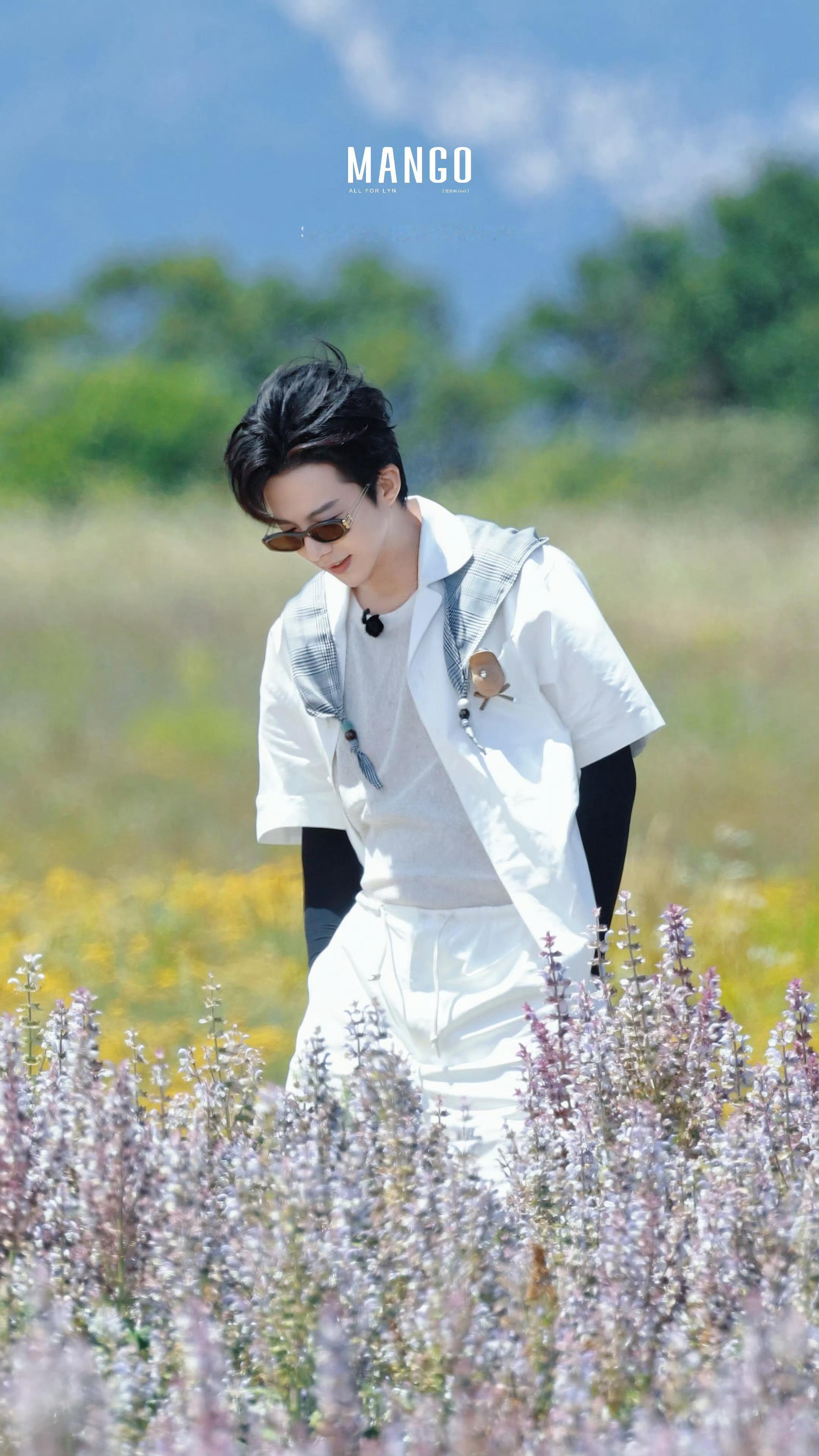 💛💜 好有氛围（cr.水印）刘宇宁🌻宁哥🌻lyn刘宇宁 |刘宇宁地球超新