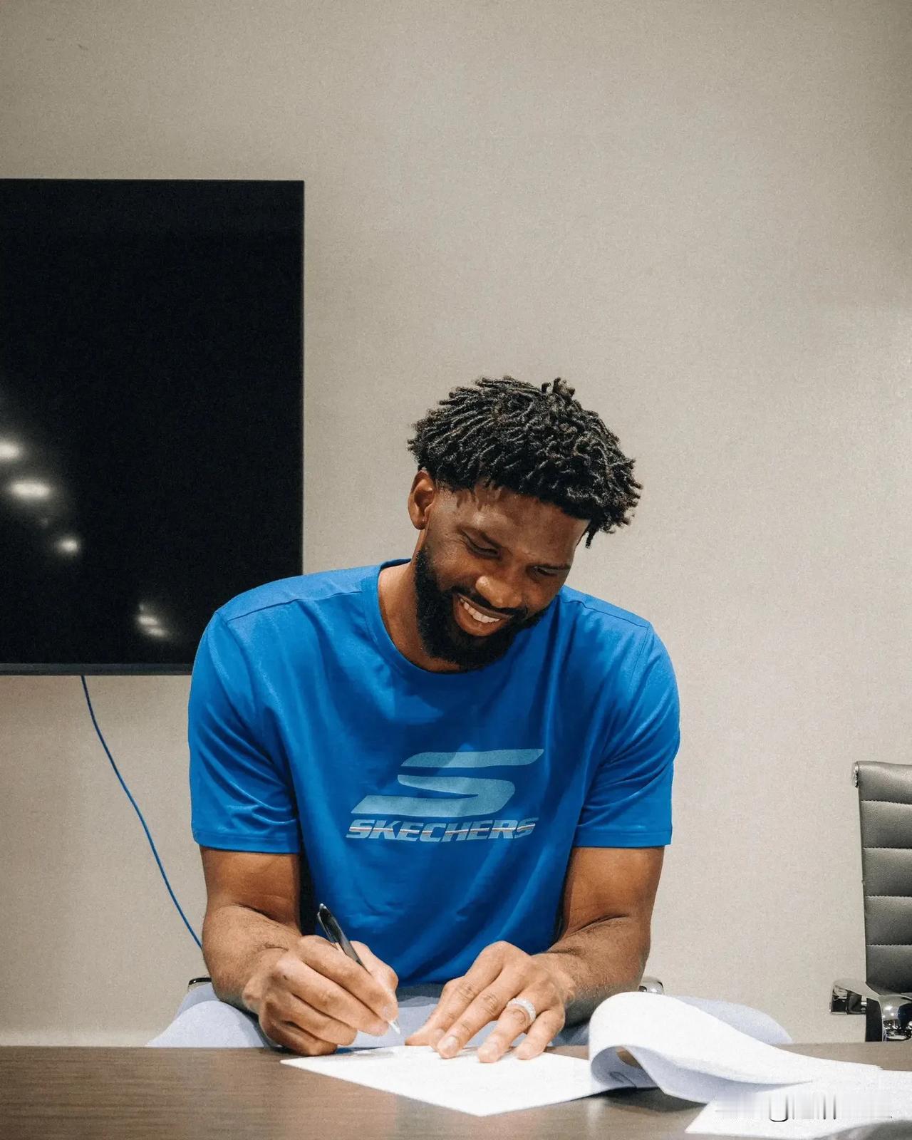 惊掉下巴！随着恩比德3年1.93亿顶薪续约，NBA年薪破亿真的指日可待！

已签