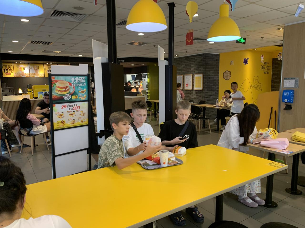 作文，教育最大的失败！把孩子的思想都给严重限制了。
写什么“记叙文”“议论文”“