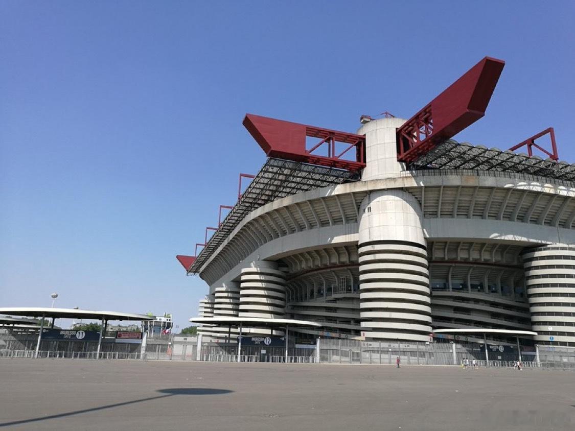 官方：梅阿查球场及其周边地区出售给国际米兰和AC米兰的交易已经签署并且完成国际米